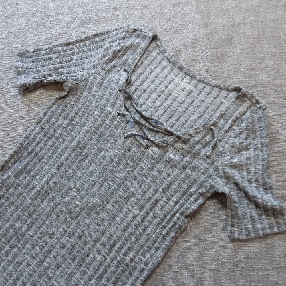 American Eagle Lace Up Top Womens Small Grey Excellent Ribbed Knit Short Sleeve